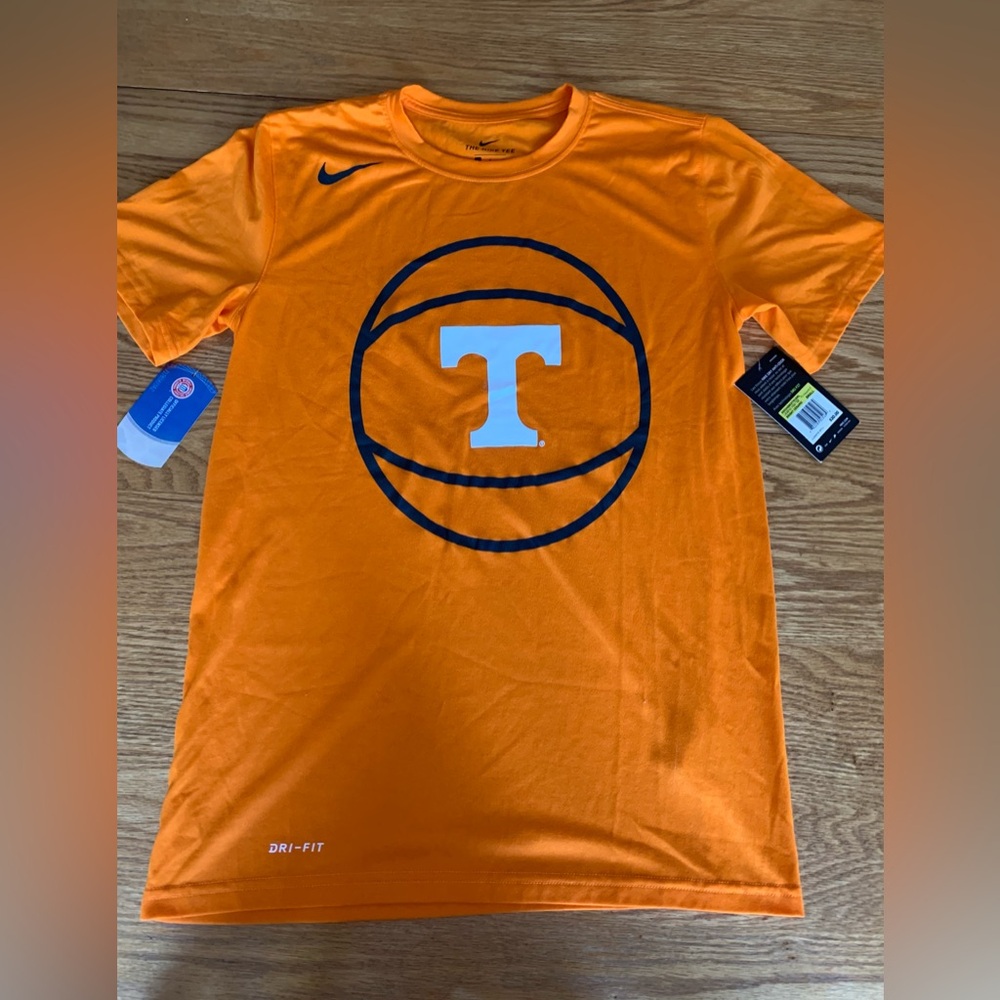 NWT Nike Tennessee Volunteers Basketball T-Shirt Men’s Small